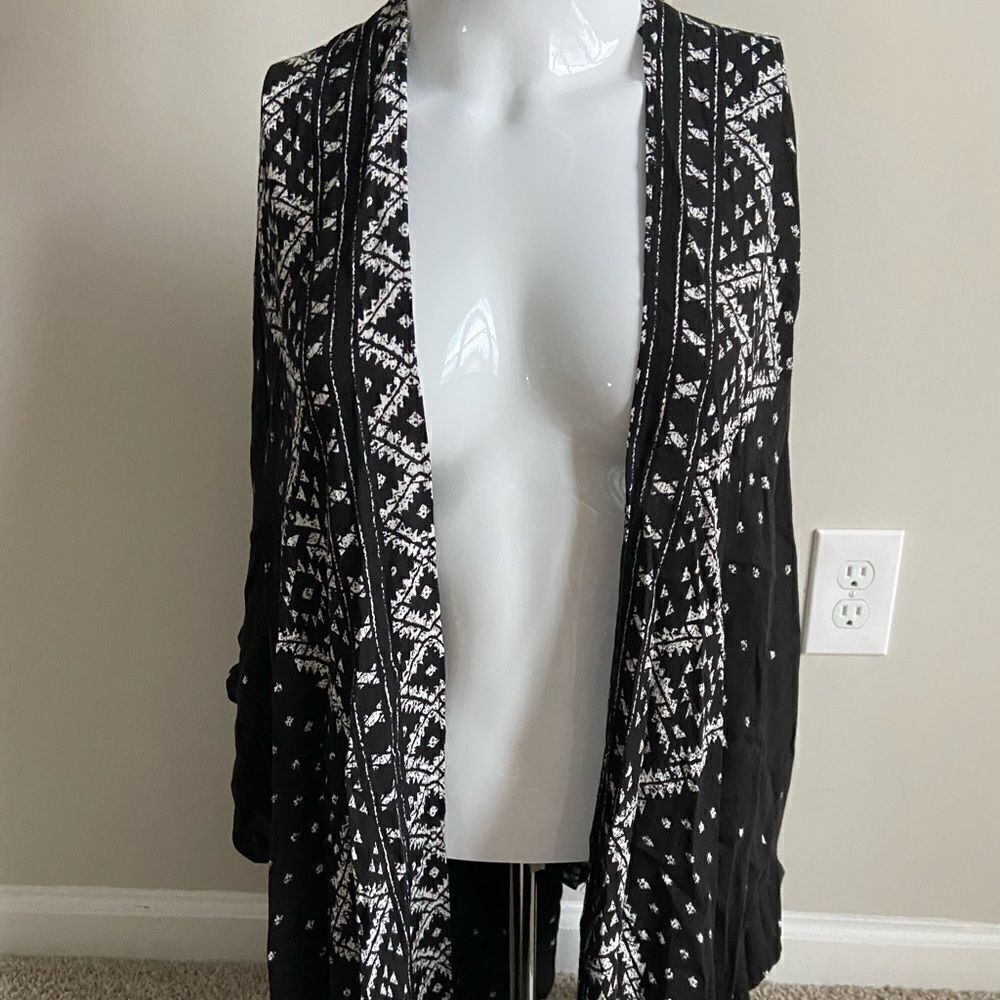 Forever 21 Black Aztec Kimono
